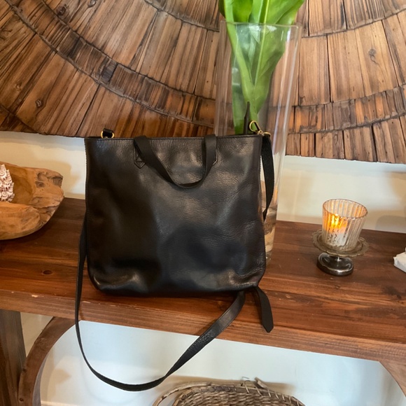 Madewell  Leather Small  Crossbody Tote, Color Black - Picture 4 of 11